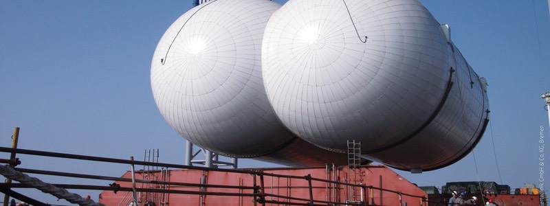 Cold insulation for containers and tanks